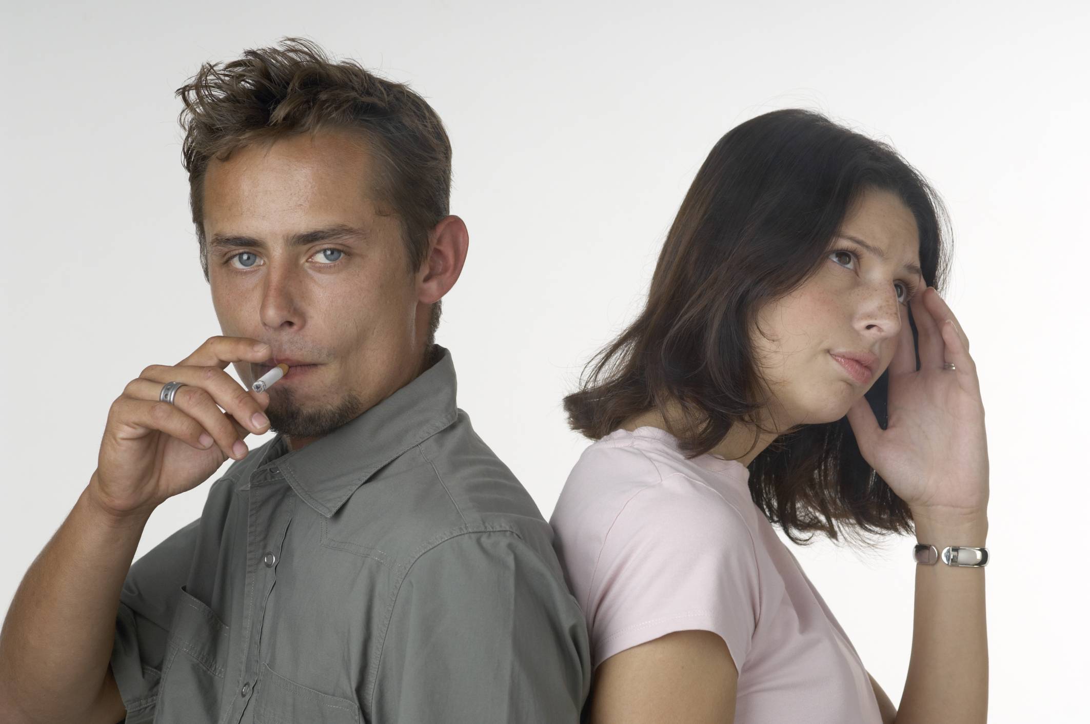 Унесённые дымом.  почему женщины курить стали чаще?
