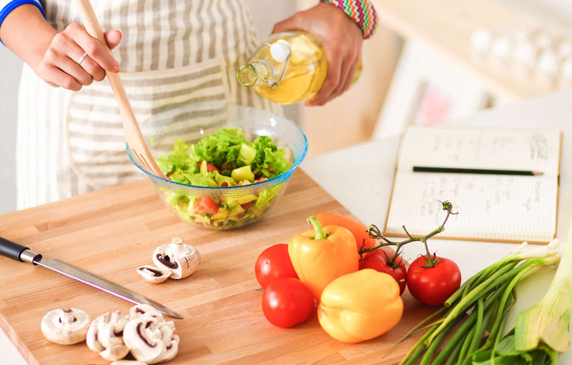Зожник |   10 фудхаков: простейшие приемы, чтобы сэкономить время на кухне и улучшить здоровье