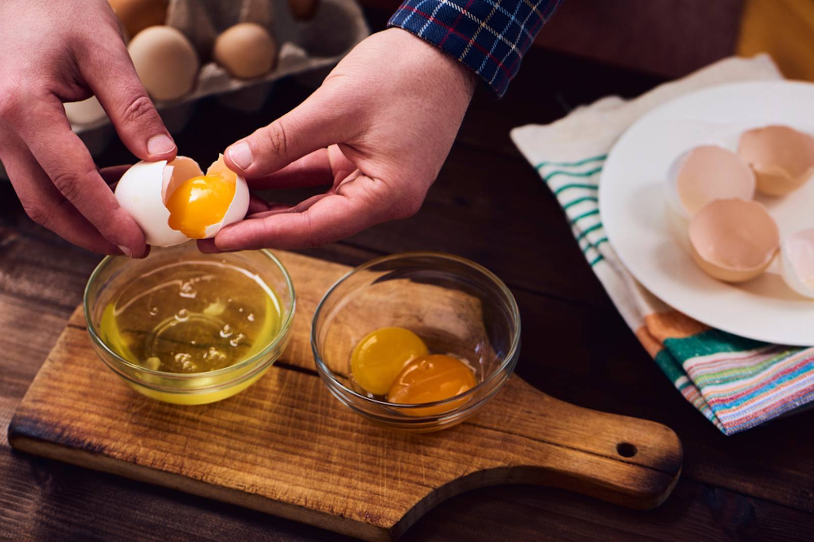 Как определить свежесть яиц. и почему это важно