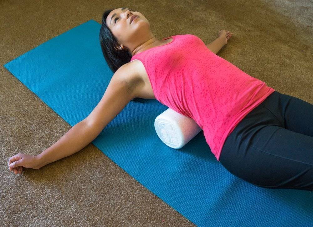Массажный валик для спины- упражнения с фоам роллером